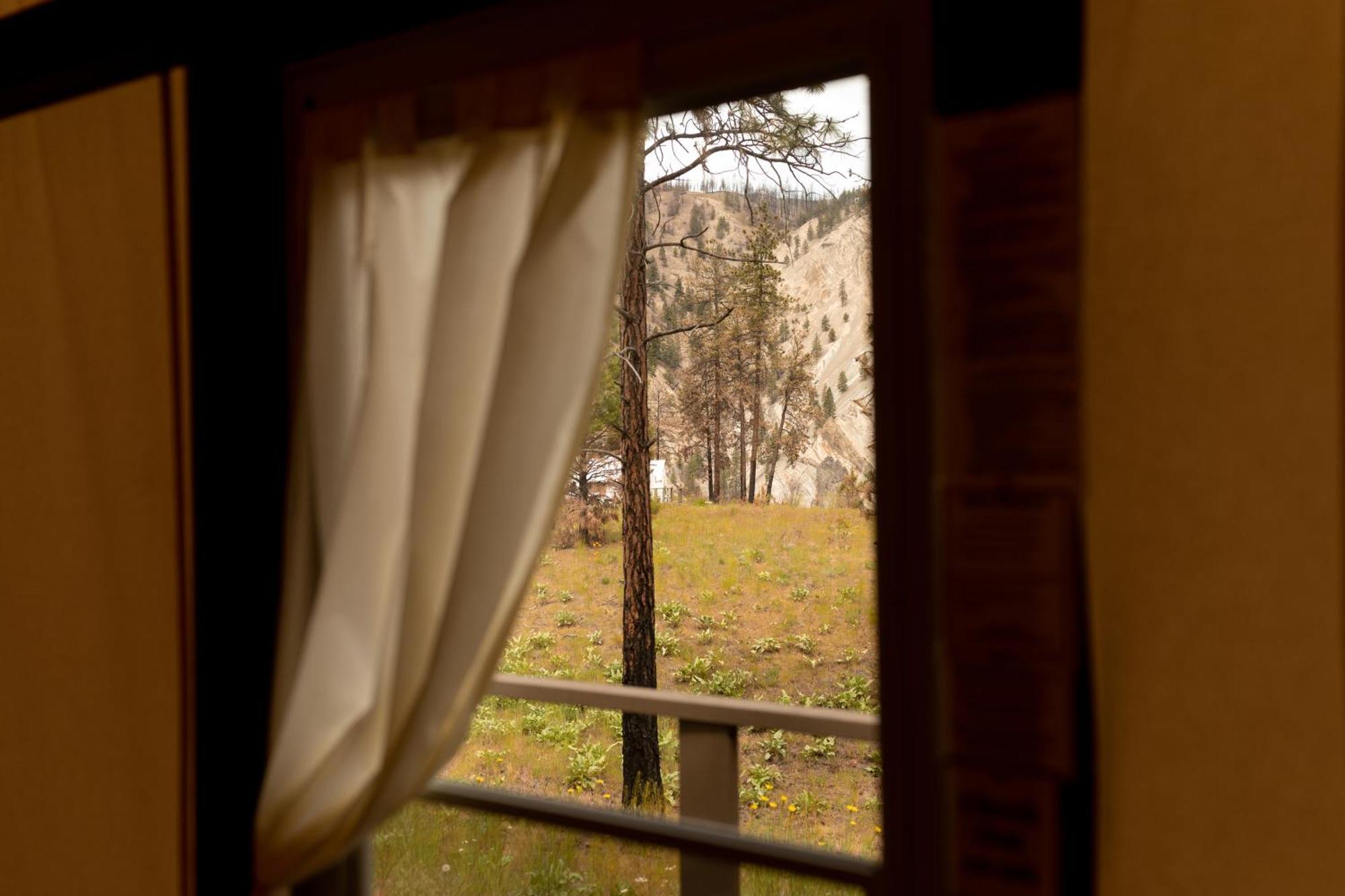 Kumsheen Rafting Resort Lytton Esterno foto