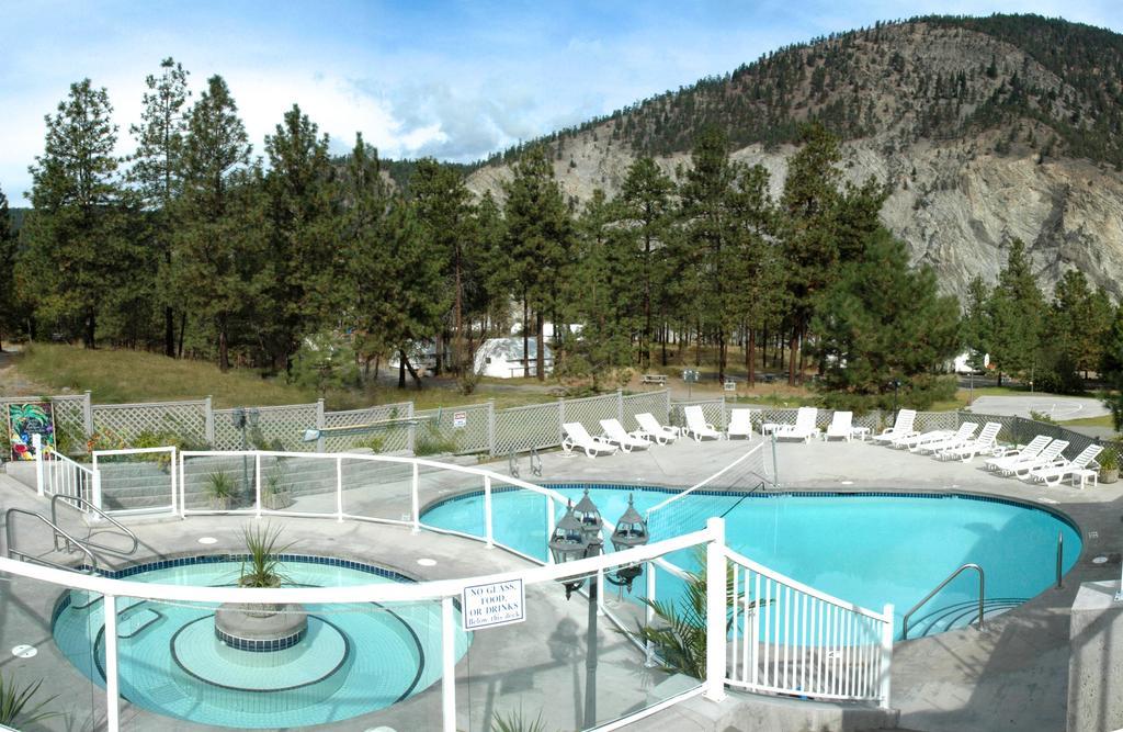 Kumsheen Rafting Resort Lytton Esterno foto